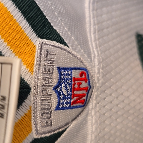 Brett Favre jersey sz med - Picture 5 of 5
